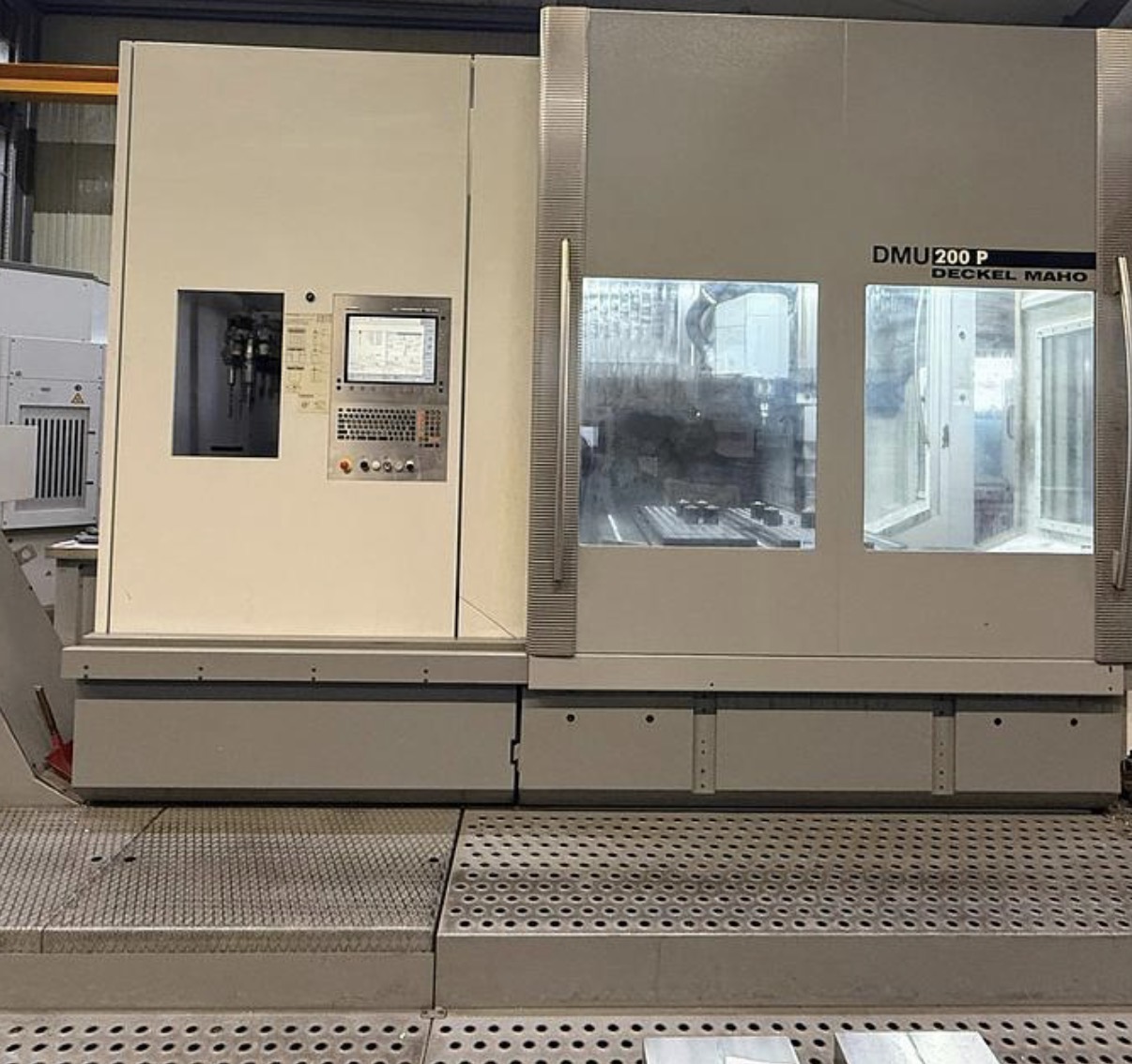 Machining center / Milling machine